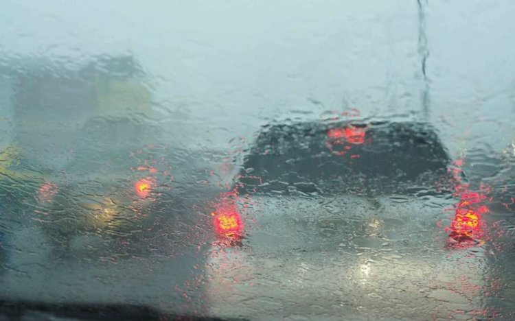 Гърция бедства след поройни дъждове и наводнения