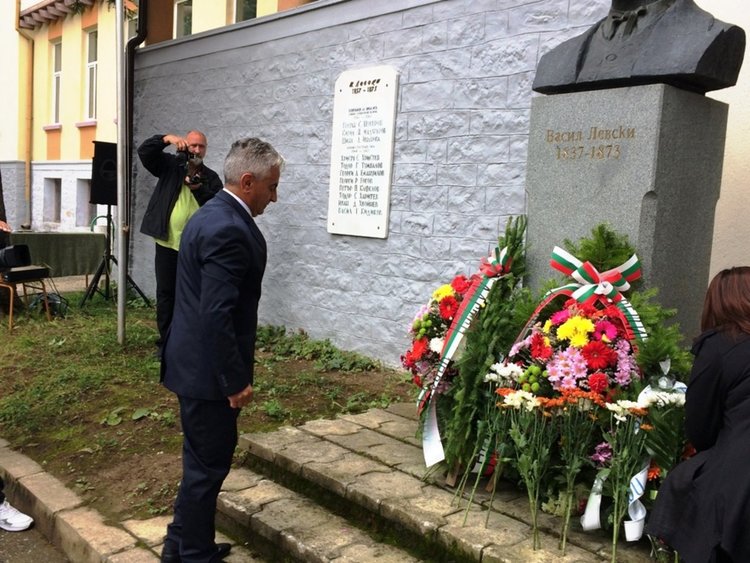 Смолян се преклони пред саможертвата за свободата на България и безсмъртието на Васил Левски