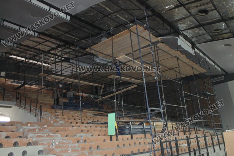 В края на август приключва ремонта на зала "Младост"?