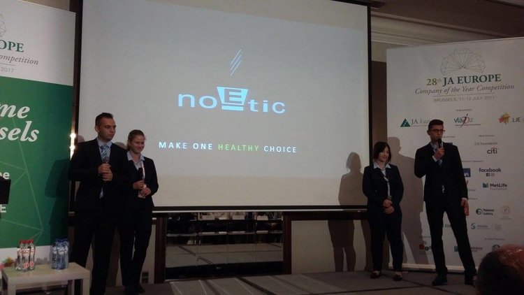 Учениците от Езиковата се представиха отлично в Брюксел с компанията си Noetic 