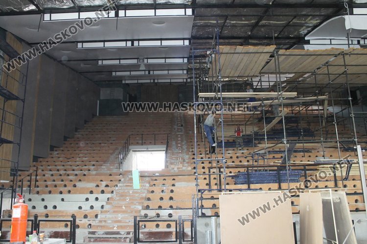 В края на август приключва ремонта на зала "Младост"?