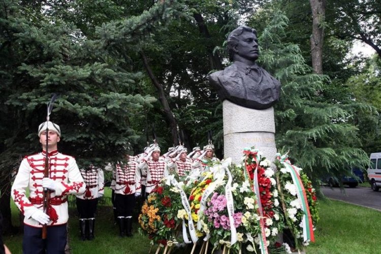 София чества 180 години от рождението на Апостола