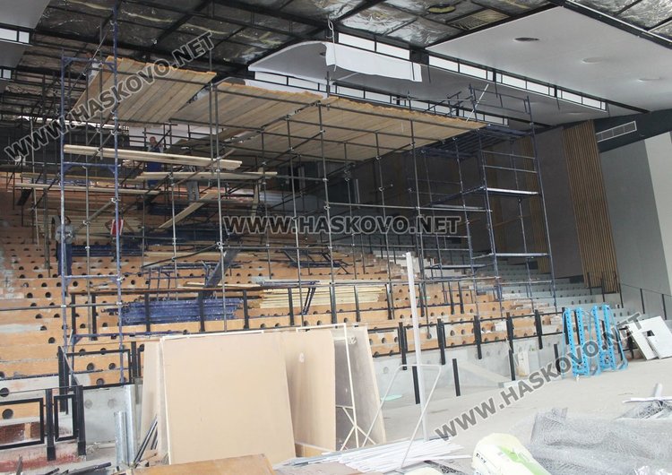 В края на август приключва ремонта на зала "Младост"?