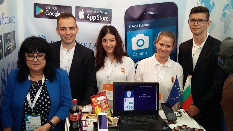 Учениците от Езиковата се представиха отлично в Брюксел с компанията си Noetic 