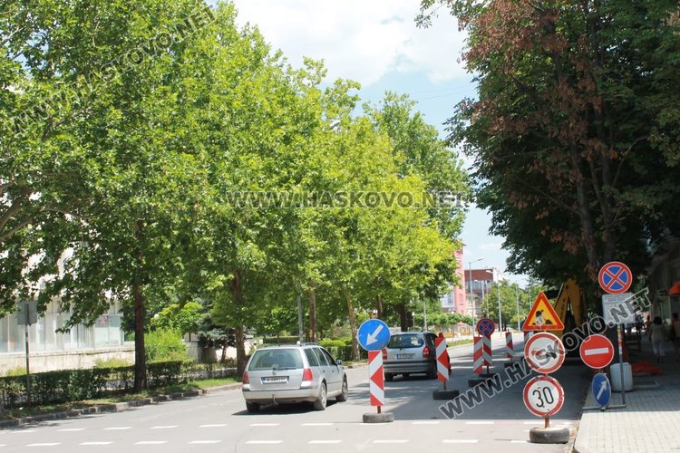 В отсечката между ул."Цар Борис I" и ул."Кирил и Методий" ще бъдат поставени 12- метрови полиетиленови тръби