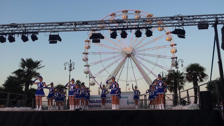 Нашите мажоретки и гвардейци спечелиха сърцата на италианците