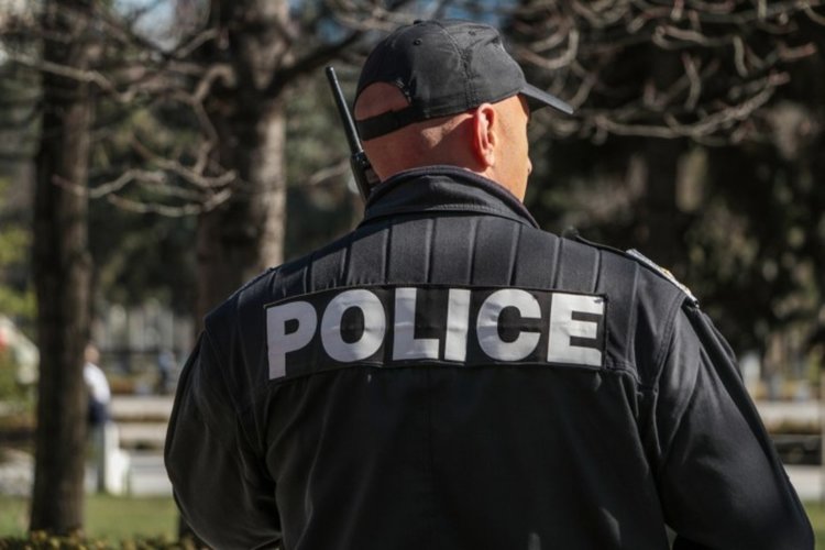  Полицаи откриха издирвана девойка само за три часа