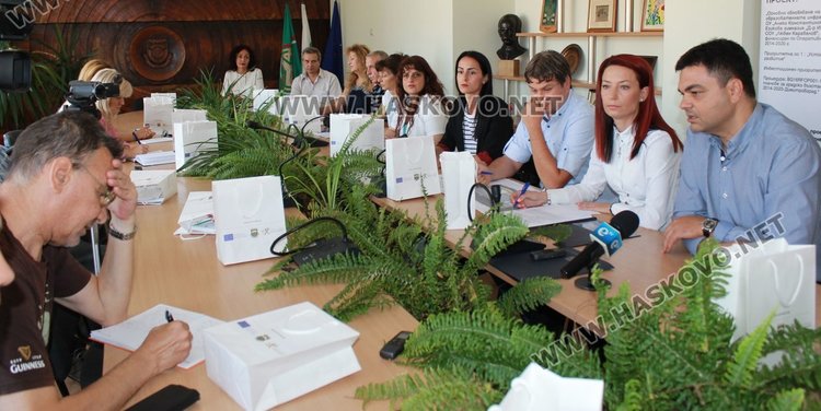 Какво ще се прави в дворовете на училищата в Димитровград?