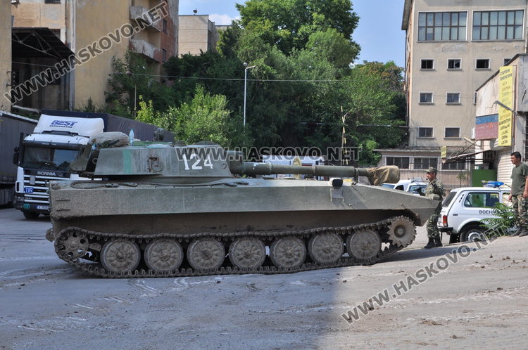 Танкове блокираха булеварда до Сточна гара