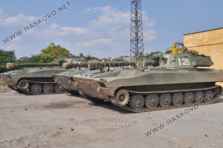 Танкове блокираха булеварда до Сточна гара