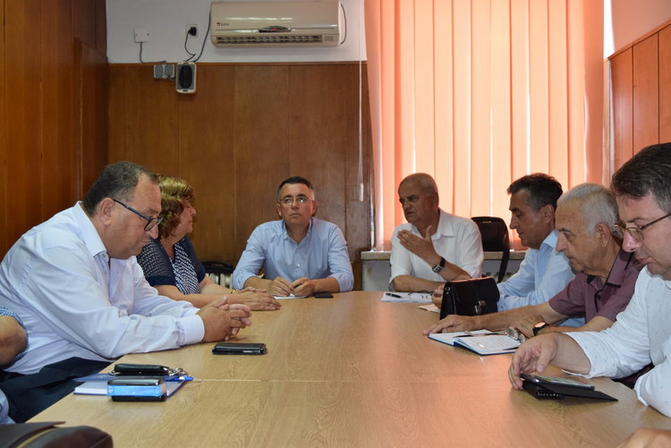  Общественици застават зад кмета за Синята зона, питат за дупките по улиците и за тротоарите