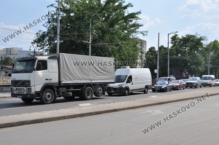 Танкове блокираха булеварда до Сточна гара