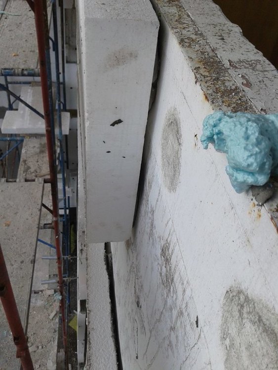 Некачествено саниране във „Възрожденци”, граждани алармират Кърджали бг вести