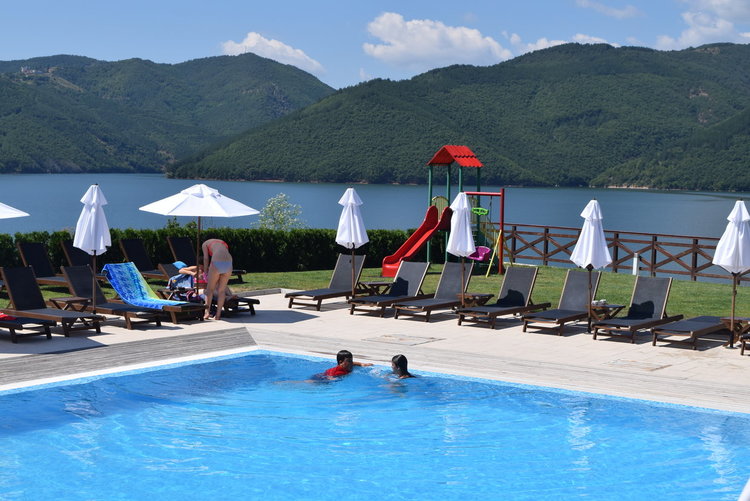 Слънчево, само за плаж