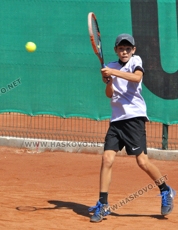Втори Гришо в Хасково: Адрияно триумфира на Държавното по тенис