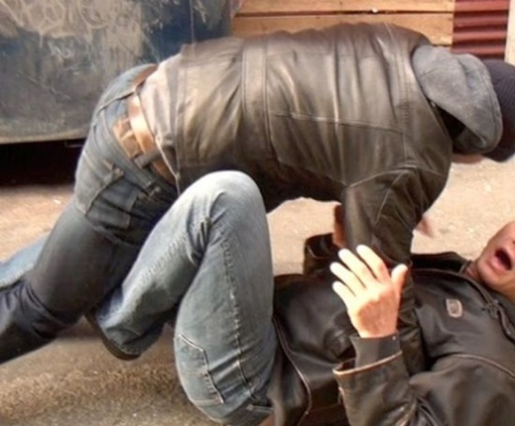 Бабаит ступа хлапак, после преби с тояга възрастен мъж