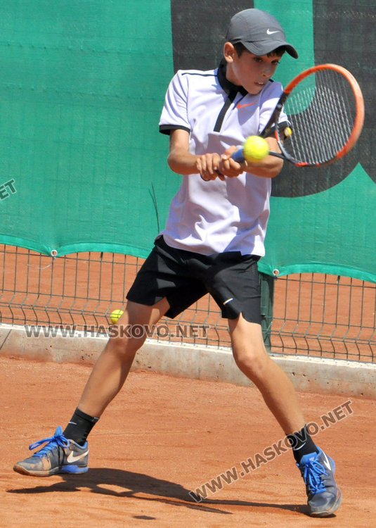 Втори Гришо в Хасково: Адрияно триумфира на Държавното по тенис