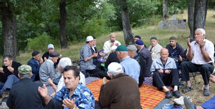 Дъжд се изсипа на молебен във Възел