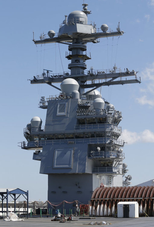 Тръмп плаши враговете с новия самолетоносач "Джералд Форд"