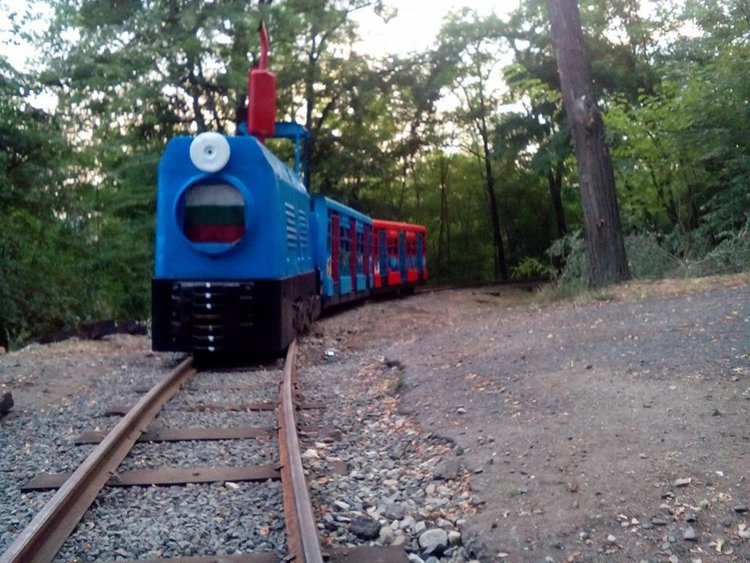 Влакчето в „Простор“ дерайлира, няма пострадали