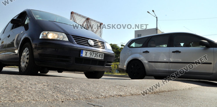 Шофьори: Легналите полицаи в Хасково ниски и излишни или високи и опасни