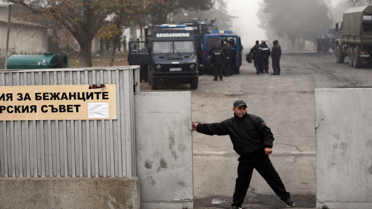 Мигрантите, настанени в центровете у нас, намаляват