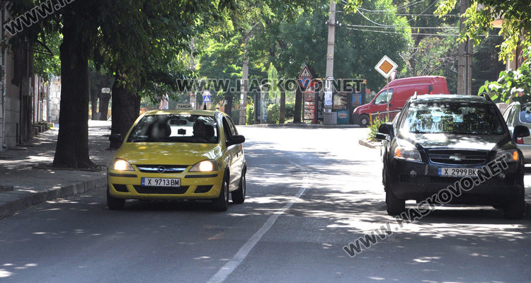 Шофьори: Легналите полицаи в Хасково ниски и излишни или високи и опасни