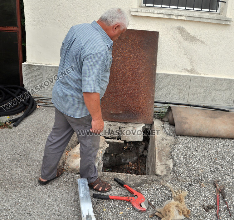 Две аварии на стадион „Хасково“ оставиха без вода Младежки хълм
