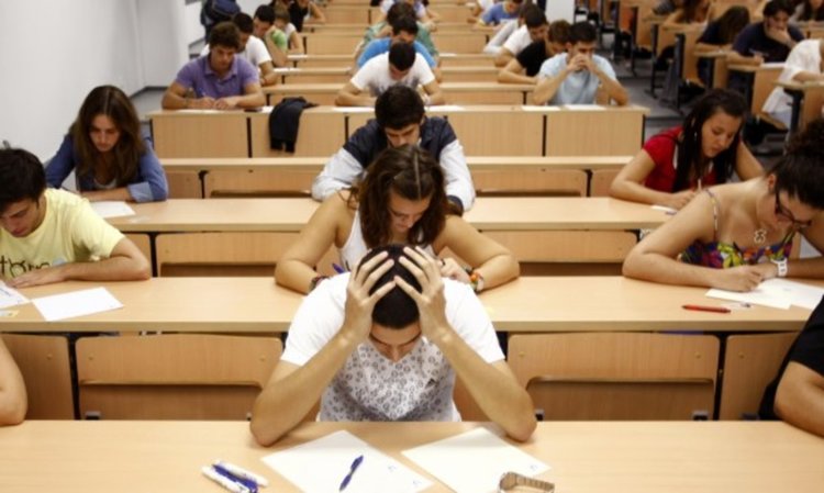 Нели Колева - Множество абсолвенти напускат българското училище неграмотни и ненаучени да се справят в реалния живот