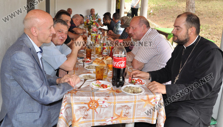 Кметове и общински съветници на курбана за св. Анна в Тракиец