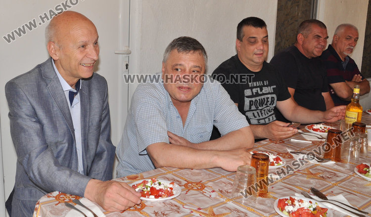 Кметове и общински съветници на курбана за св. Анна в Тракиец