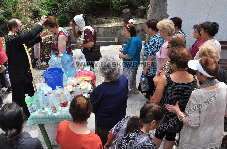 Кметове и общински съветници на курбана за св. Анна в Тракиец