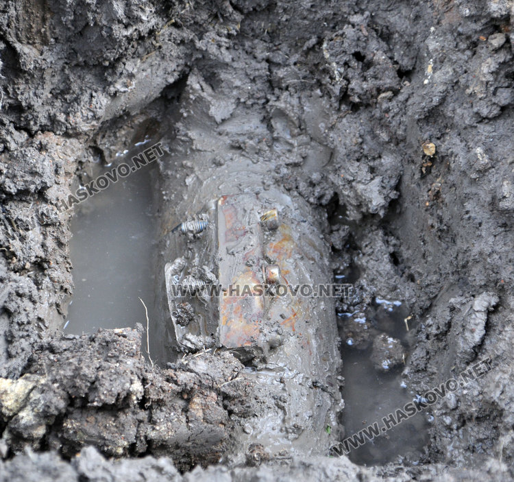 Две аварии на стадион „Хасково“ оставиха без вода Младежки хълм