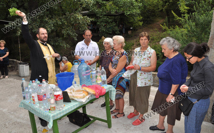 Кметове и общински съветници на курбана за св. Анна в Тракиец