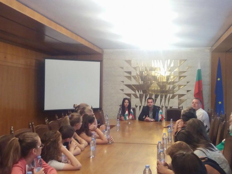 Зам-кметът Захариев поздрави унгарските младежи от побратимения на Смолян Кишпещ