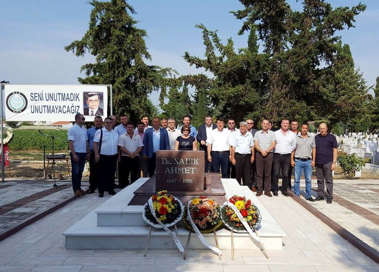 ДПС почете паметта на лидера на турците в Гърция д-р Садък Ахмет
