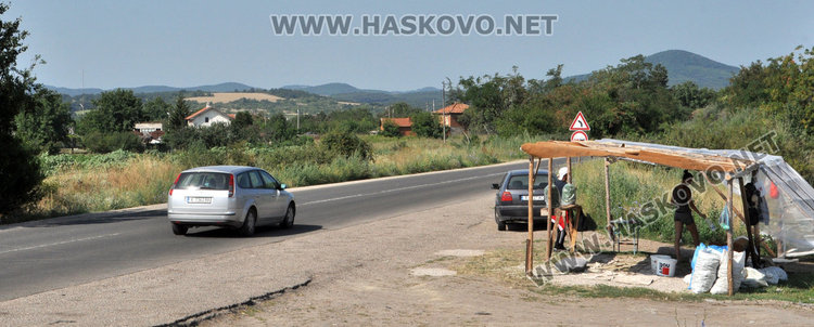 Навеса на Златко Тенчев е в границите наимота му. От него пък искат актуална скица на нивата 