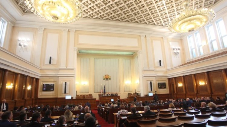 Депутатите гласуваха оставката на гербера Живко Мартинов