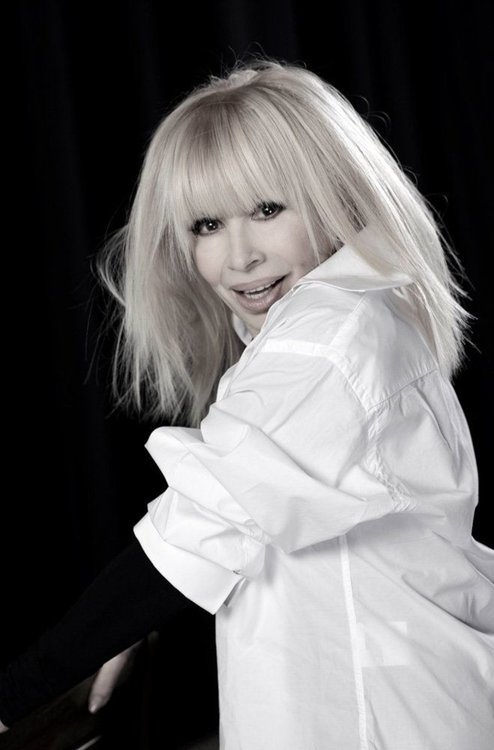 Лили Иванова и музикантите ѝ с концерт на Аполония