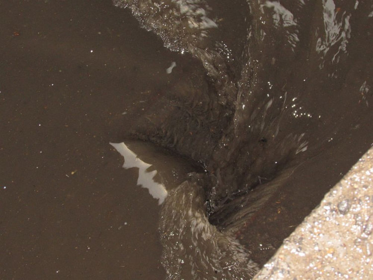 Поройни дъждове и градушки се изсипаха в страната