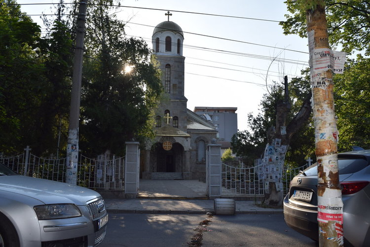 Вандали поругаха храма „Св.Георги”