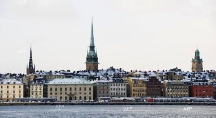 Шведският премиер Стефан Льовен обяви, че министърът на вътрешните работи Андерс Игеман и министърът на инфраструктурата Анна Йохансън ще бъдат освободени 