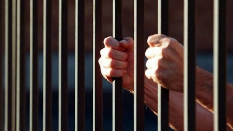 Двама в ареста за заплахи по телефона