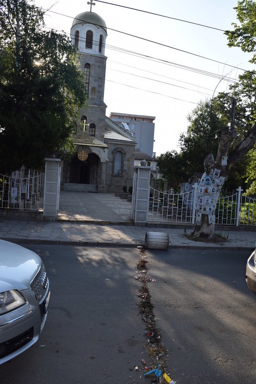 Вандали поругаха храма „Св.Георги”
