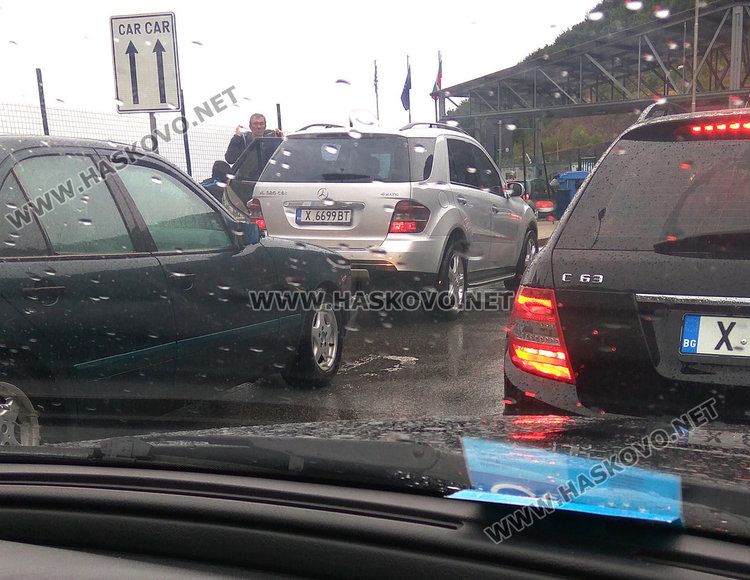 Читателка: Две хасковски коли прередиха десетина на Маказа (обновена)