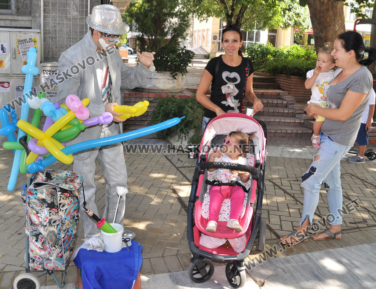 Мим вае от балони Мики Маус, животни и приказни герои в Хасково
