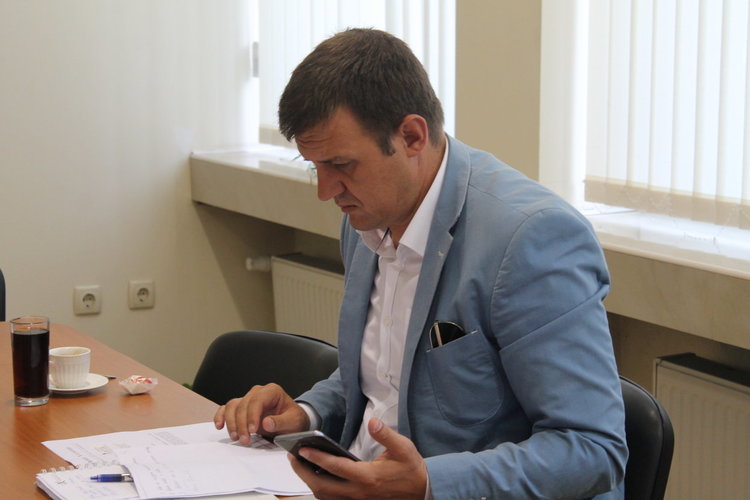 Искат премахване на гаражите, поставени върху детски площадки