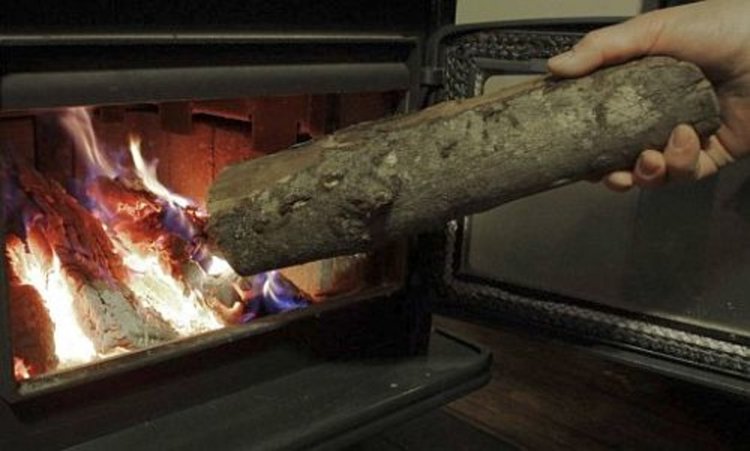 Подпомагането е в размер 365 лв.