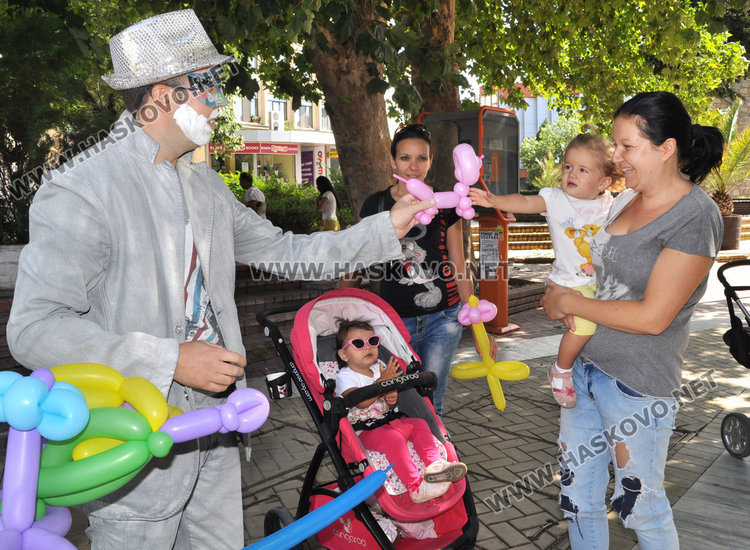 Мим вае от балони Мики Маус, животни и приказни герои в Хасково