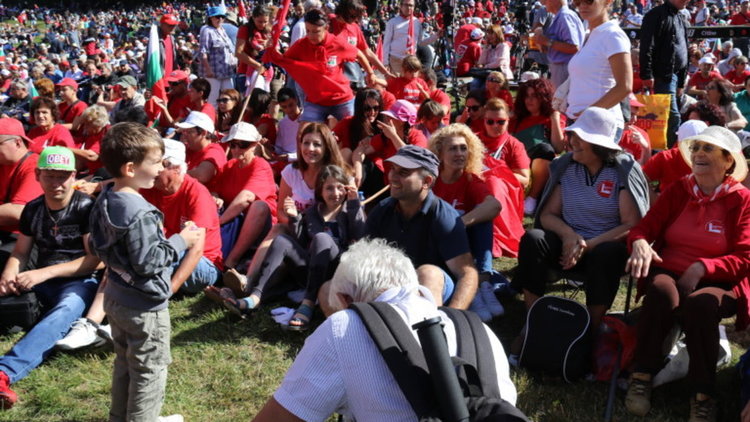 Нинова пред 60 000 на Бузлуджа: Да обединим народа си